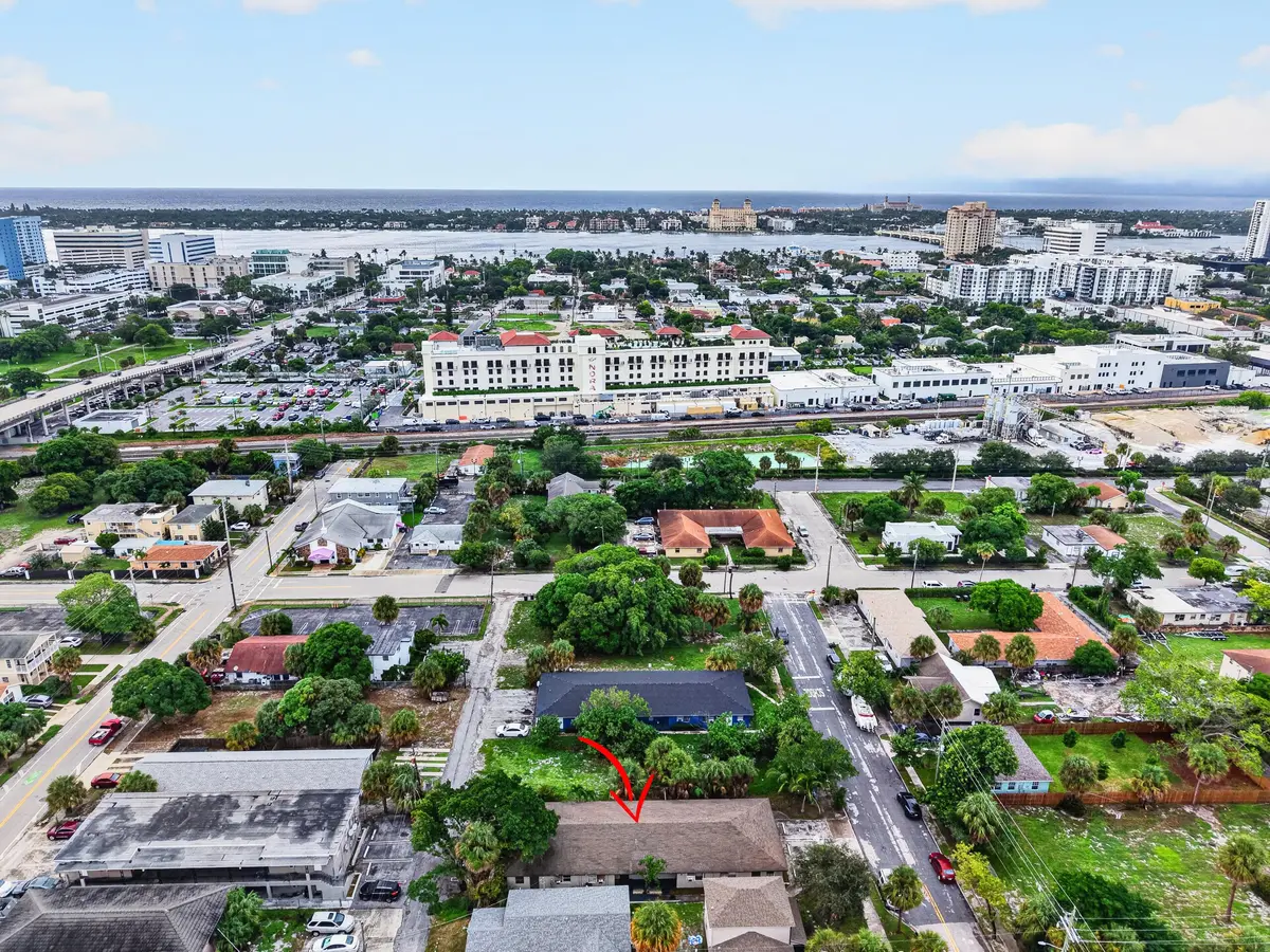 Proximity to Beach and Intracoastal at 633 10th Street 1-5, West Palm Beach