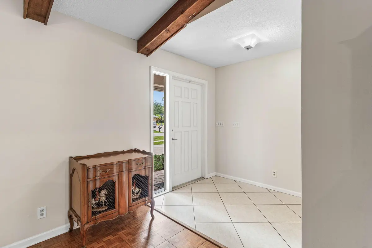 005-100SaintDavidsWay-Wellington-FL-3341 at 100 St Davids Way, Wellington