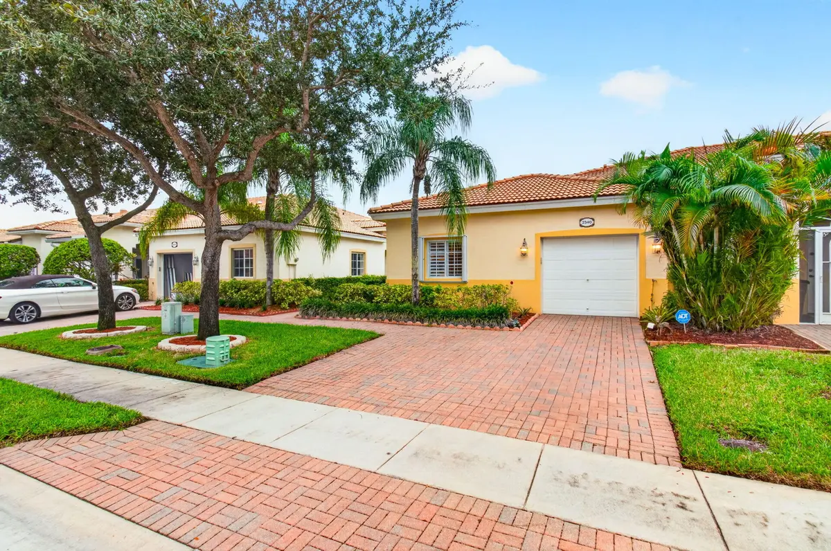 1 Car Garage at 2340 WINDJAMMER Way, West Palm Beach