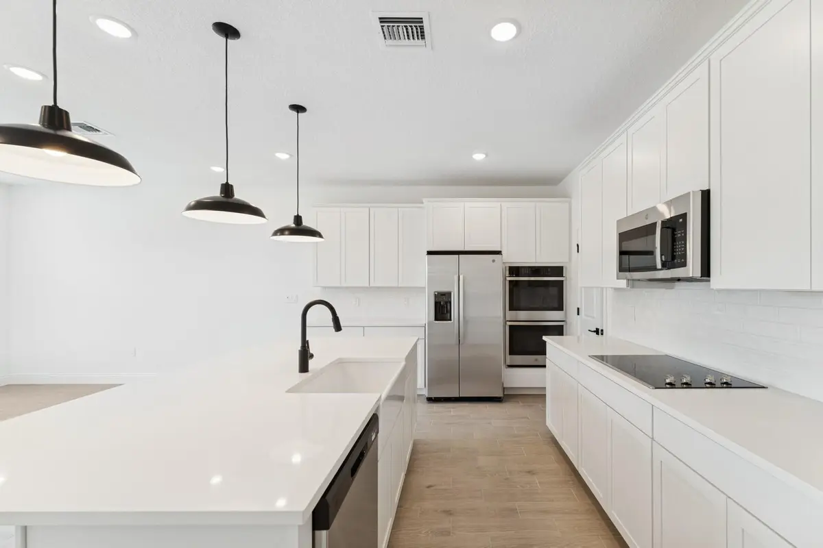 Cabinet color for this home at 206 SE BIRCH Terrace, Stuart