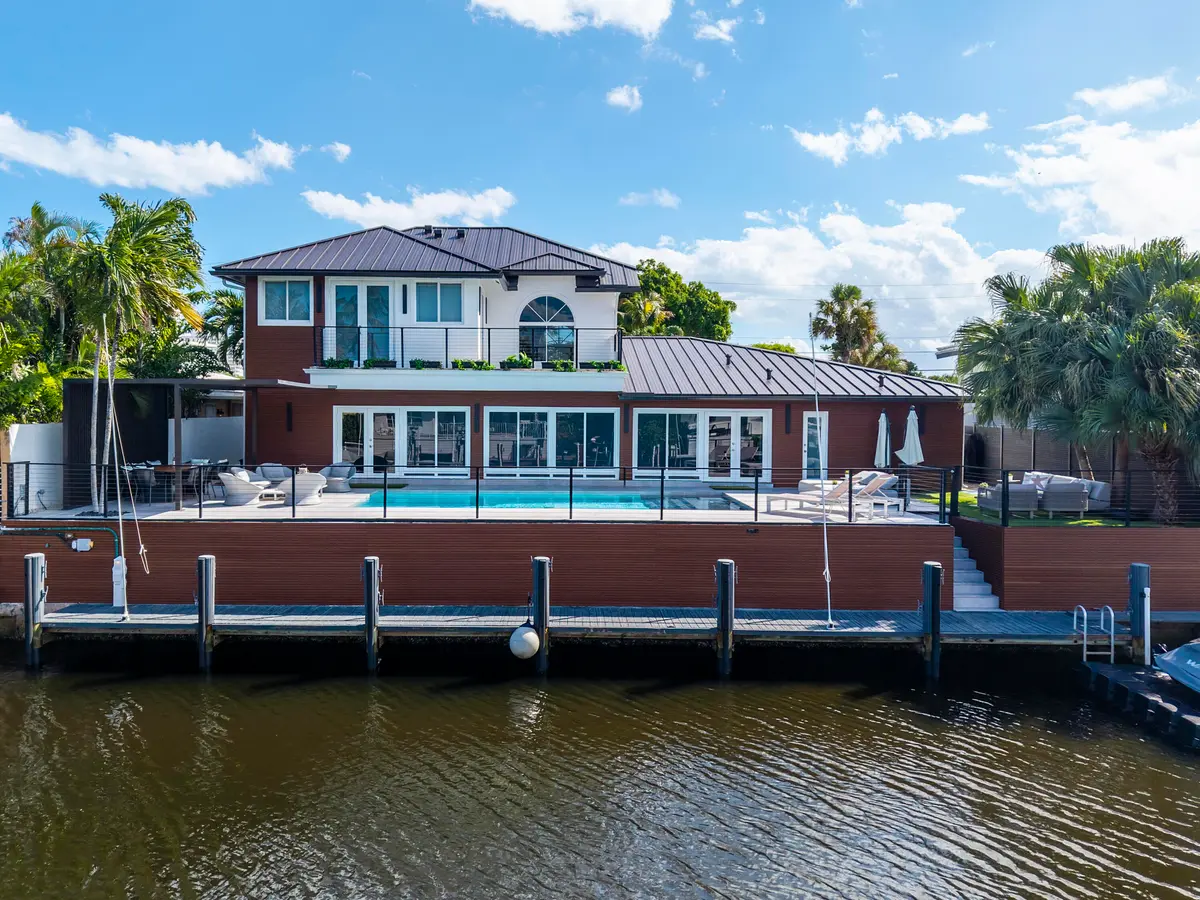 DJI_20260925153927_0240_D at 11 Castle Harbor Isle Drive, Fort Lauderdale