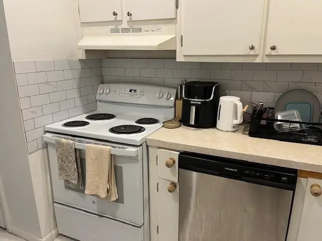 Photo 7 at 1950 N ANDREWS Avenue 210D, Wilton Manors