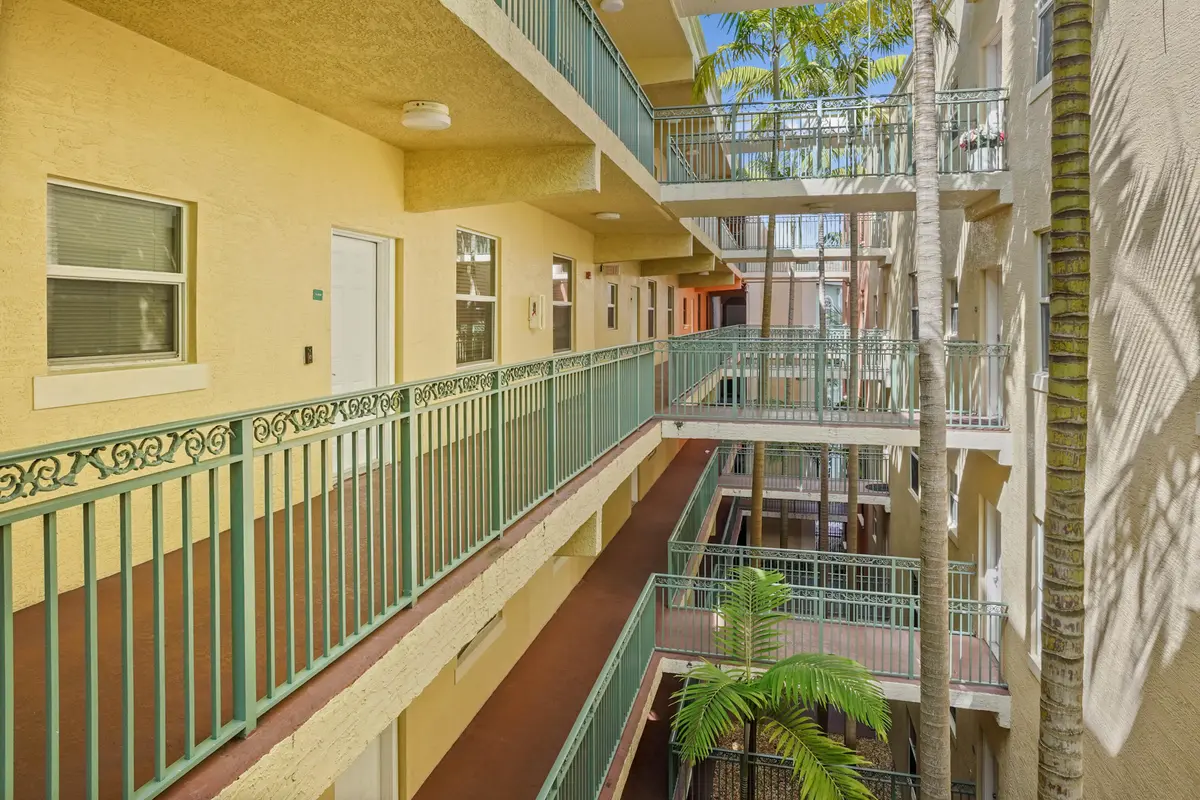 05 Entry 02 at 1650 Presidential Way 406, West Palm Beach
