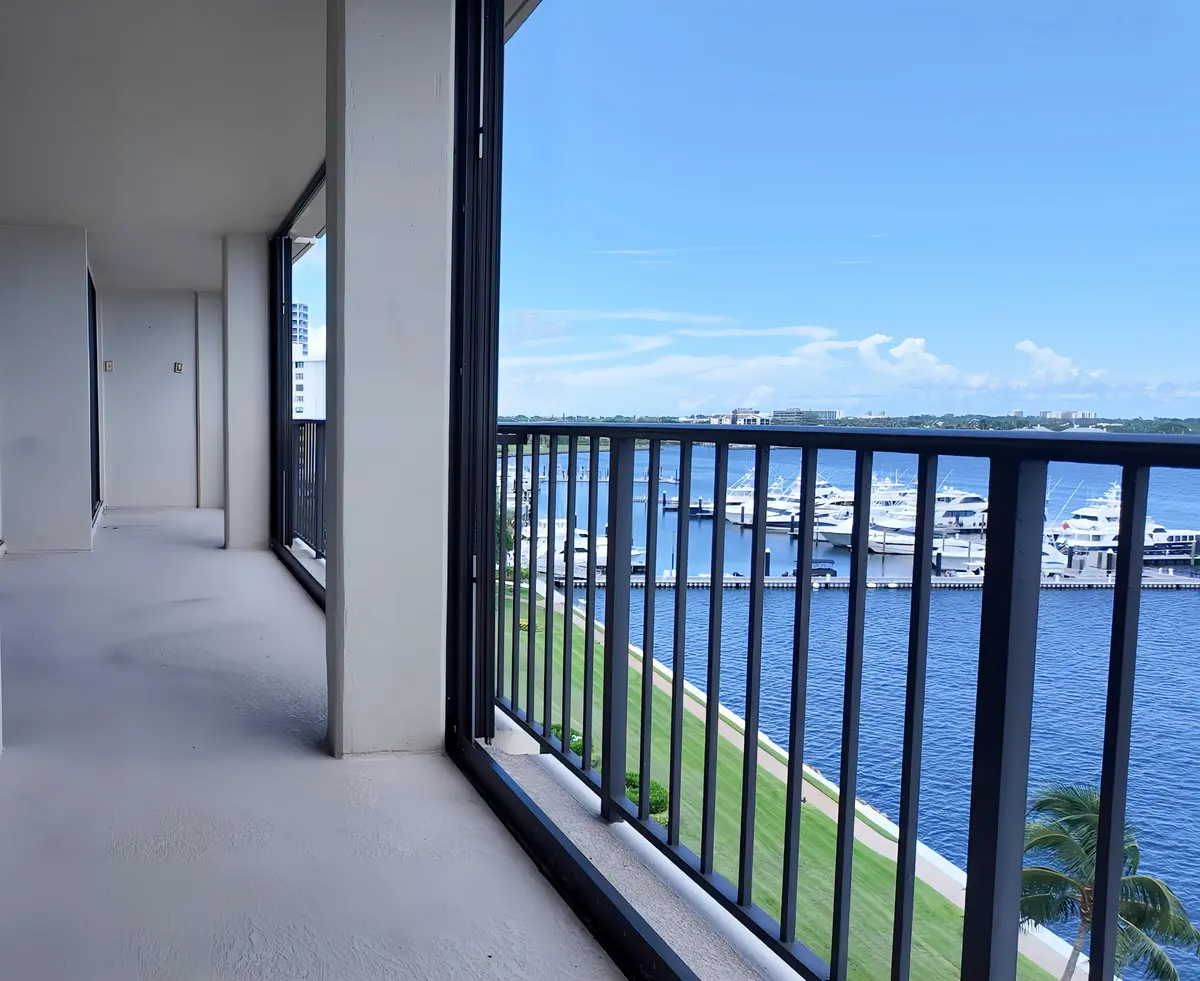 Patio at 130 Lakeshore Drive 821, North Palm Beach