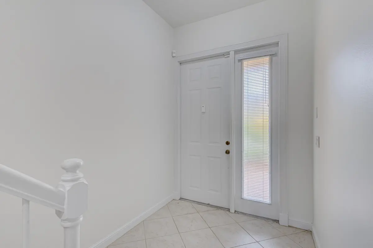 Foyer at 402 Commons Way, Palm Beach Gardens