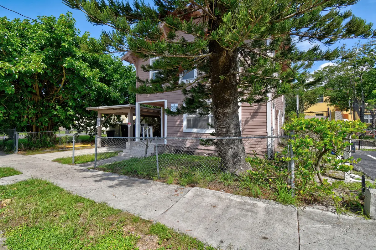 8857thStreet(3) at 885 7th Street, West Palm Beach
