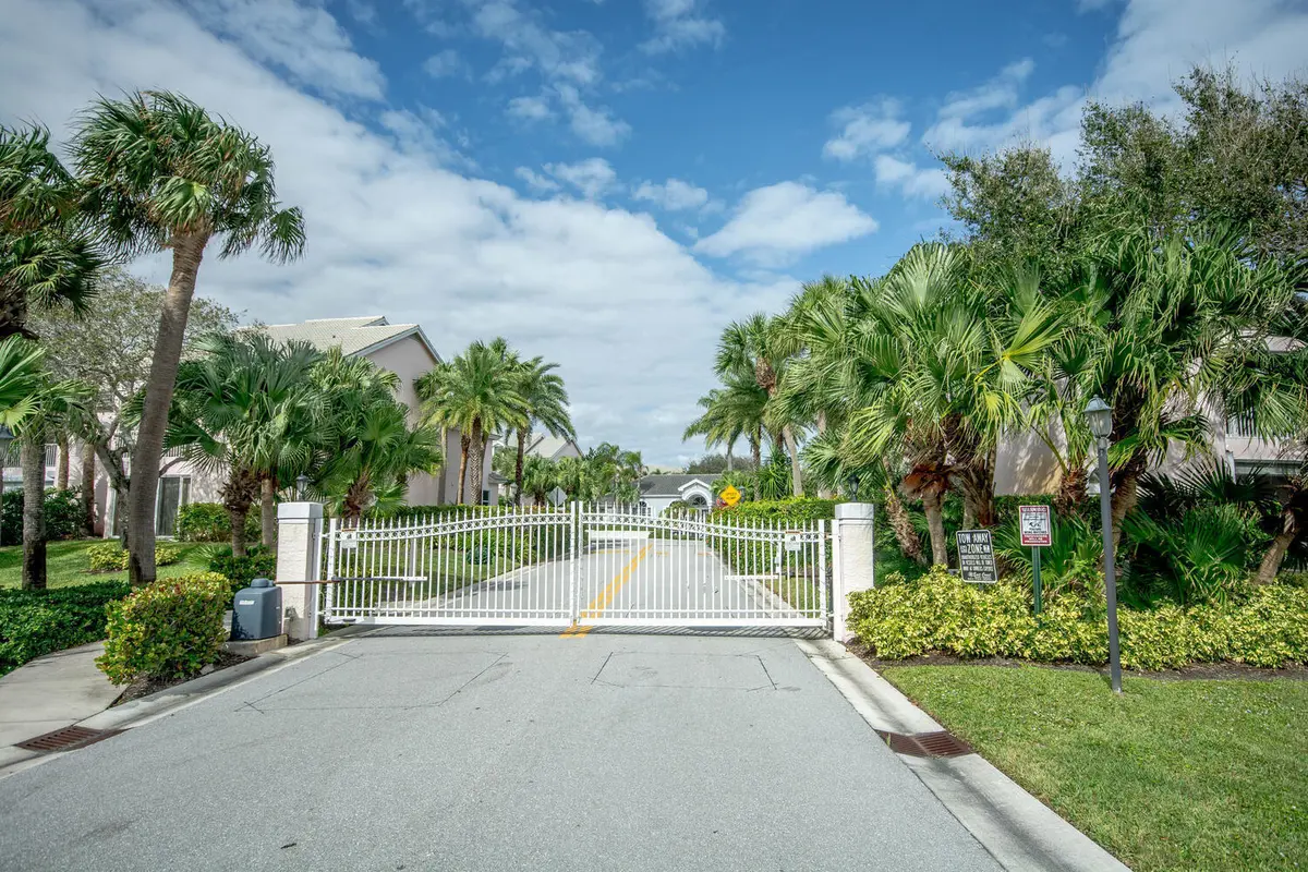 4205 Fairway Dr N Jupiter FL-large-037-0 at 4205 FAIRWAY Drive 4205, Jupiter