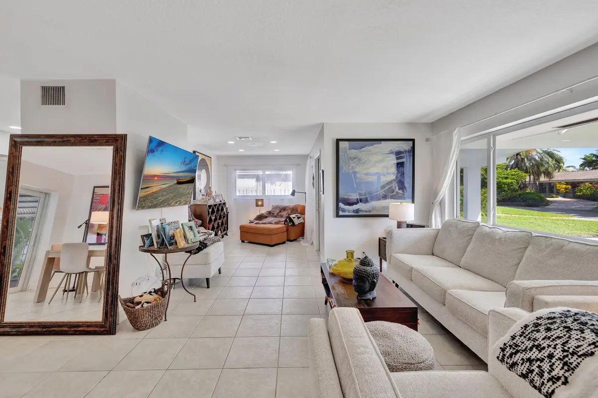 14-web-or-mls-699A3645 at 613 NE 25TH Avenue, Pompano Beach