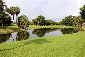 305 VIEW 1 at 565 OAKS Lane 305, Pompano Beach