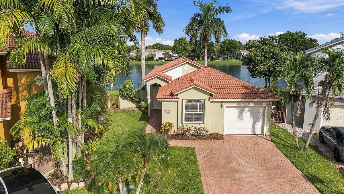 DRONE_4_10627_NW_7TH_ST_PEMBROKE_0928202 at 10627 NW 7TH Street, Pembroke Pines