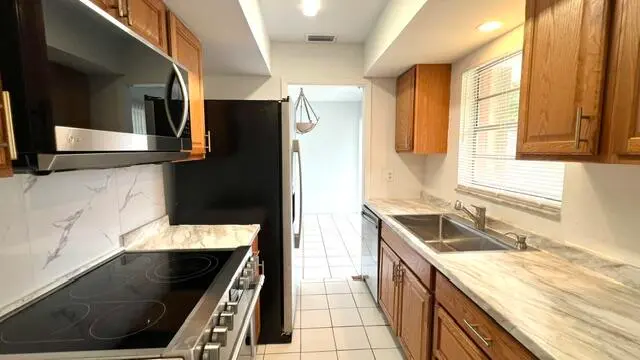 Kitchen at 357 NE Camelot Drive, Port St. Lucie