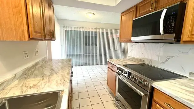 Kitchen at 357 NE Camelot Drive, Port St. Lucie