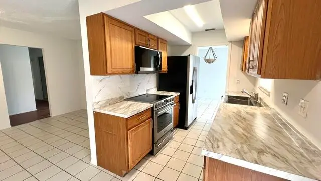 Kitchen at 357 NE Camelot Drive, Port St. Lucie