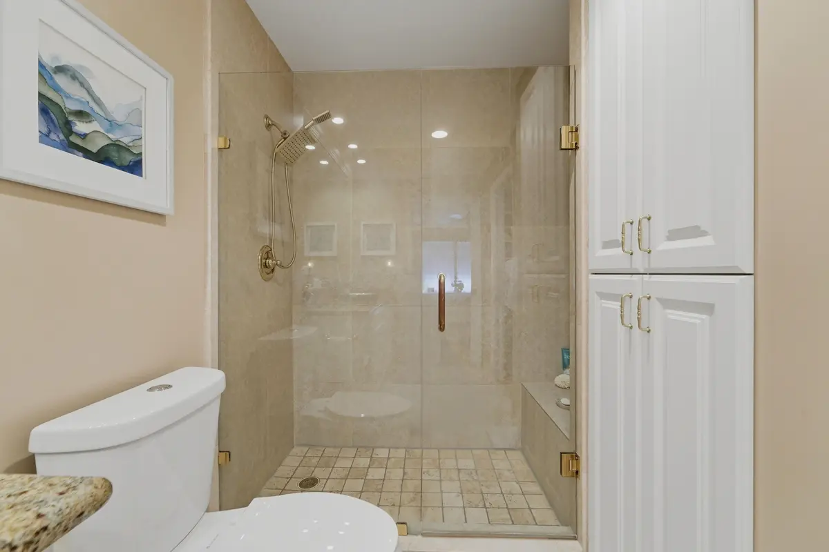 guest bathroom at 12910 Briarlake Drive C202, West Palm Beach
