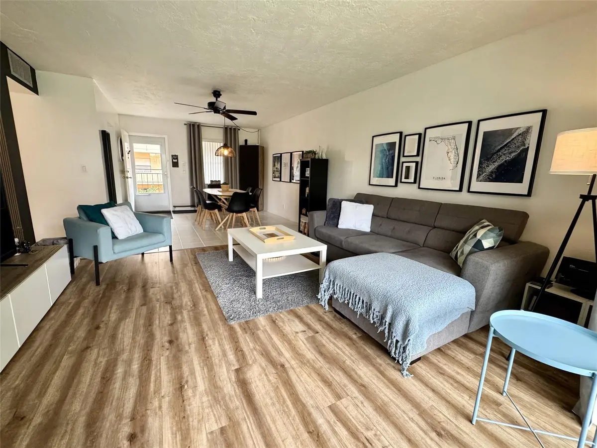 Photo 4 at 2811 SOMERSET Drive 206, Lauderdale Lakes