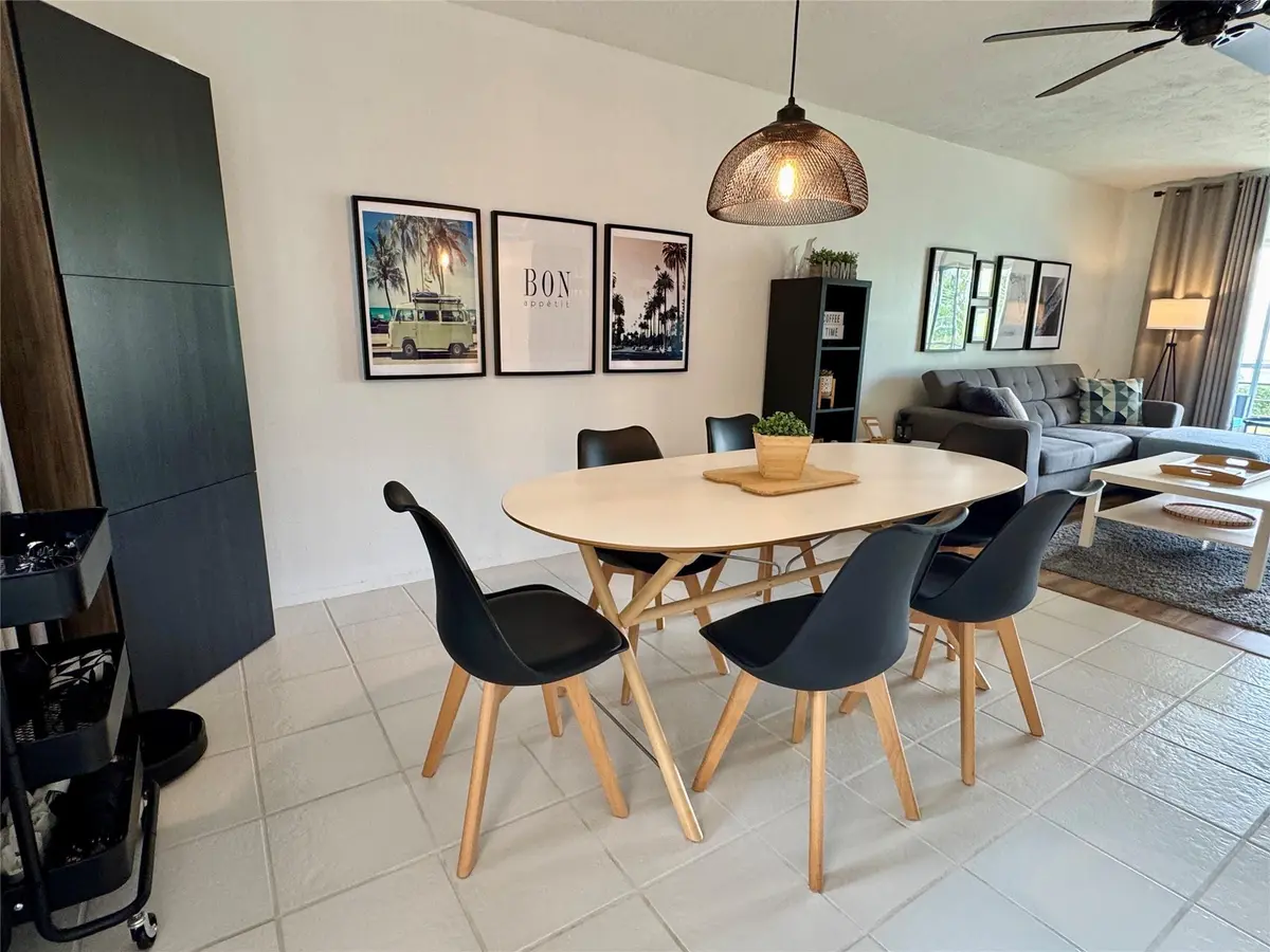 Photo 8 at 2811 SOMERSET Drive 206, Lauderdale Lakes