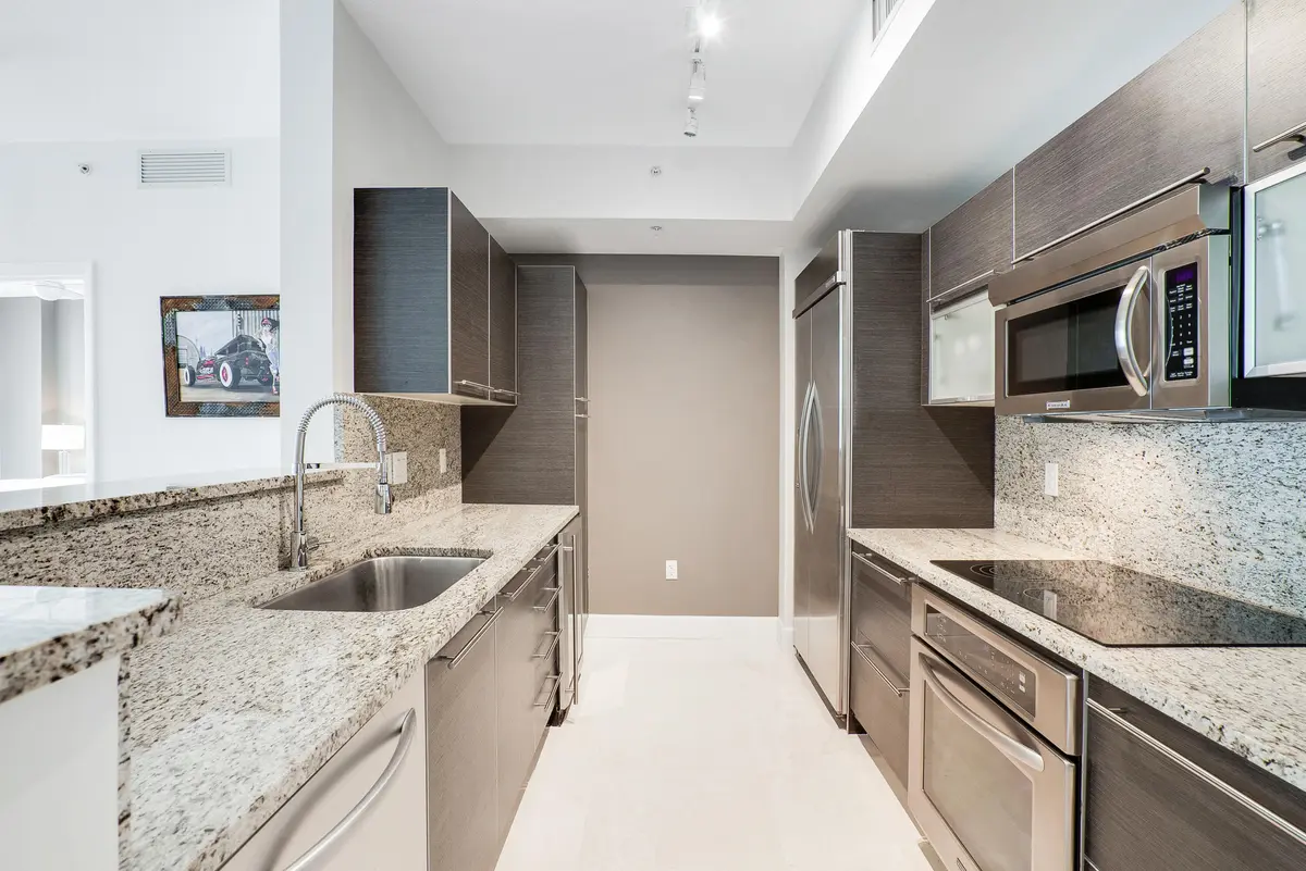Kitchen at 550 OKEECHOBEE Boulevard 1017, West Palm Beach