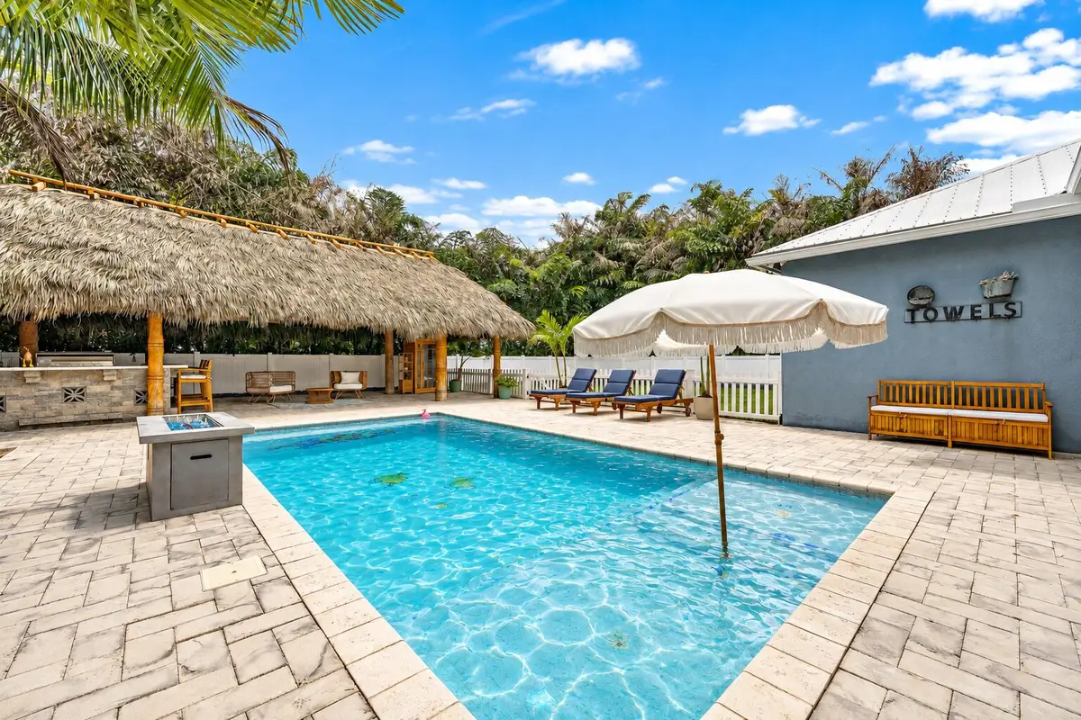 Outdoor Oasis at 836 SW 34th Terrace, Palm City