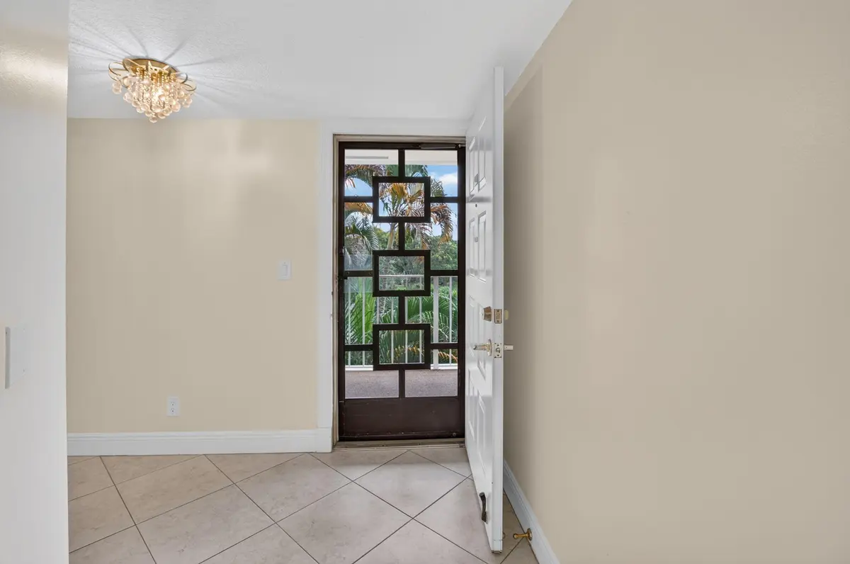 6-web-or-mls-DSC_8715 at 7290 Ashford Place 404, Delray Beach