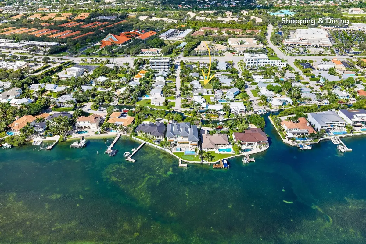 Close to Shopping + Dining at 3437 Palm Court, Jupiter