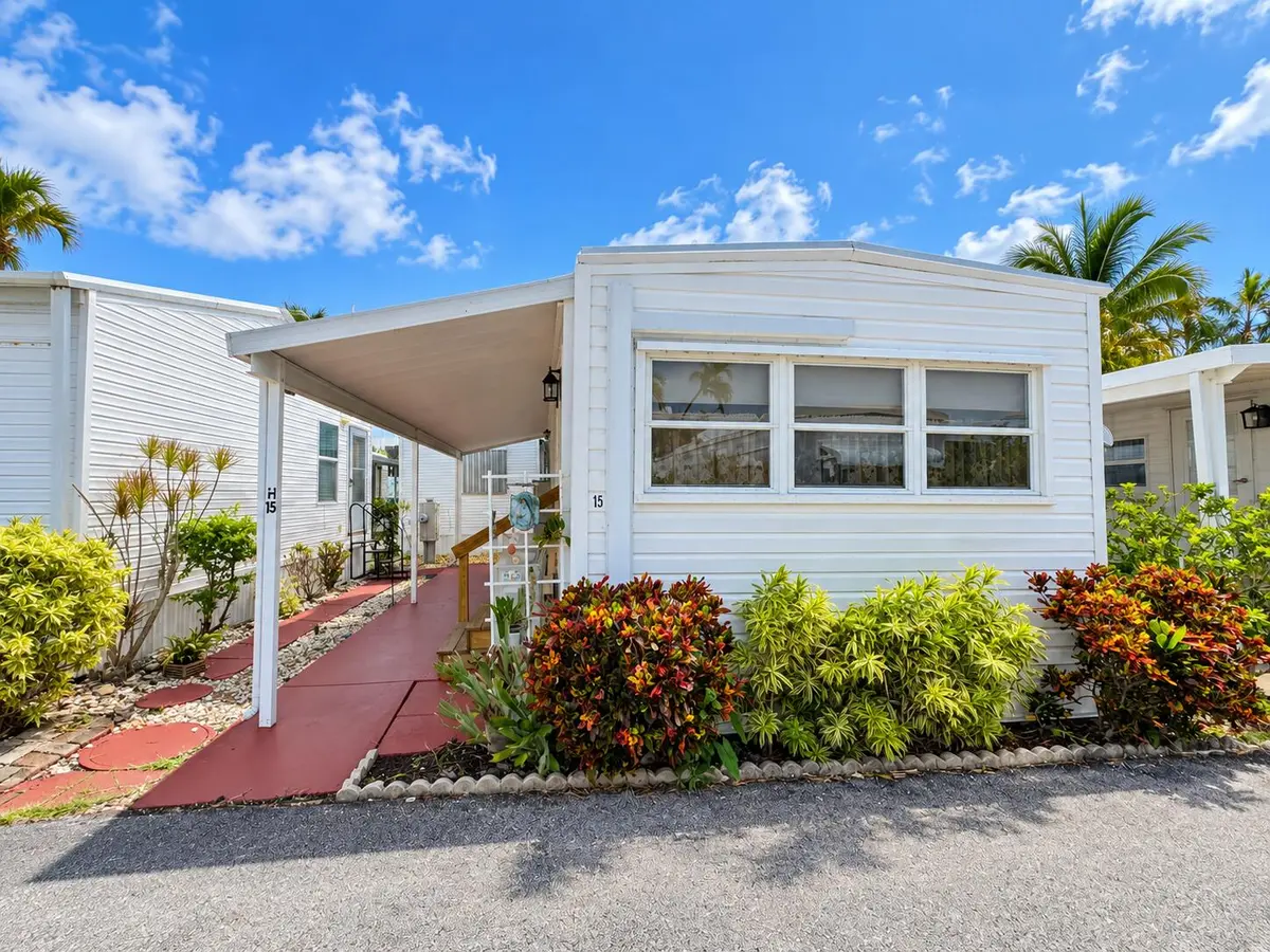 . at 15 HIBISCUS Drive H, Briny Breezes