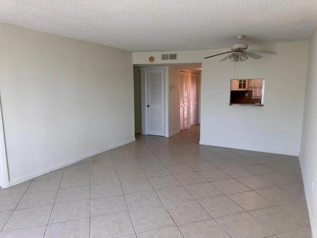 9660 34 at 9660 SUNRISE LAKES Boulevard 202, Sunrise