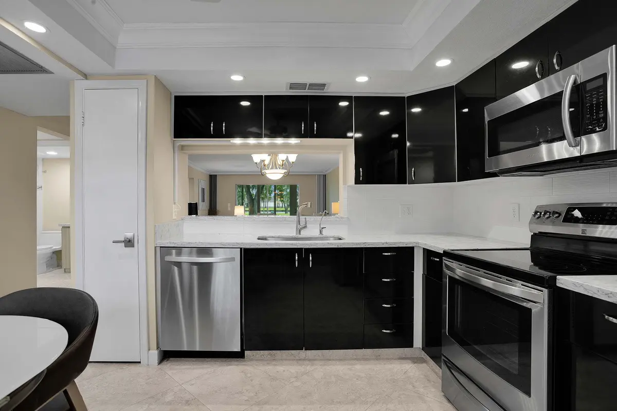 KITCHEN at 3303 Aruba Way N1, Coconut Creek