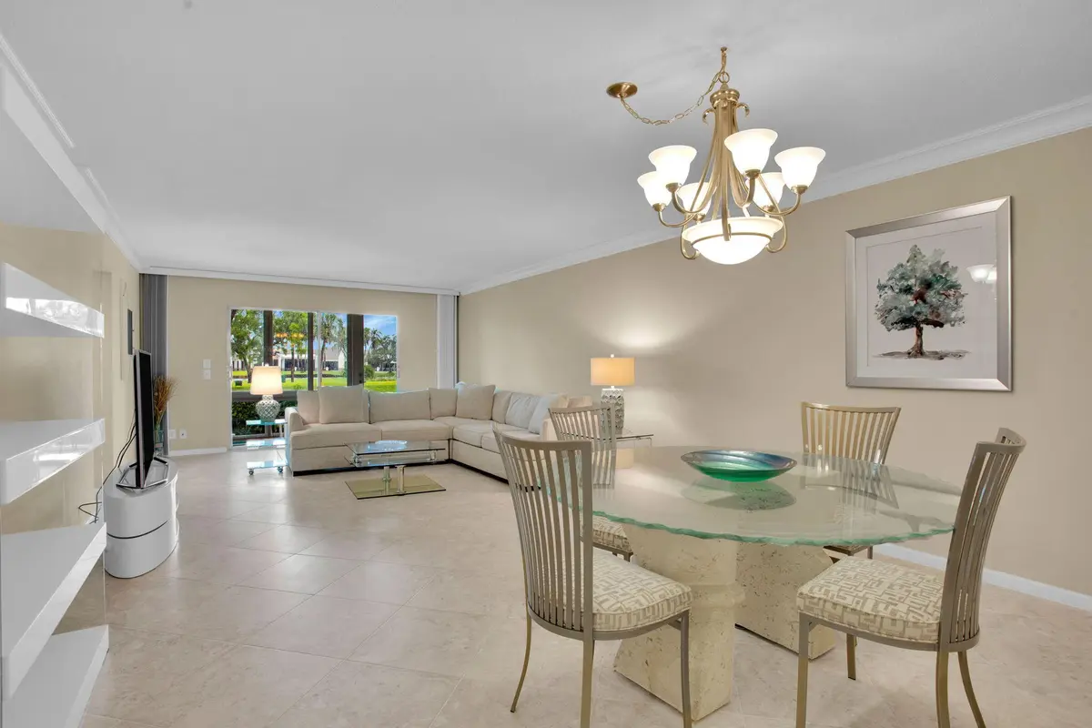 DINING at 3303 Aruba Way N1, Coconut Creek
