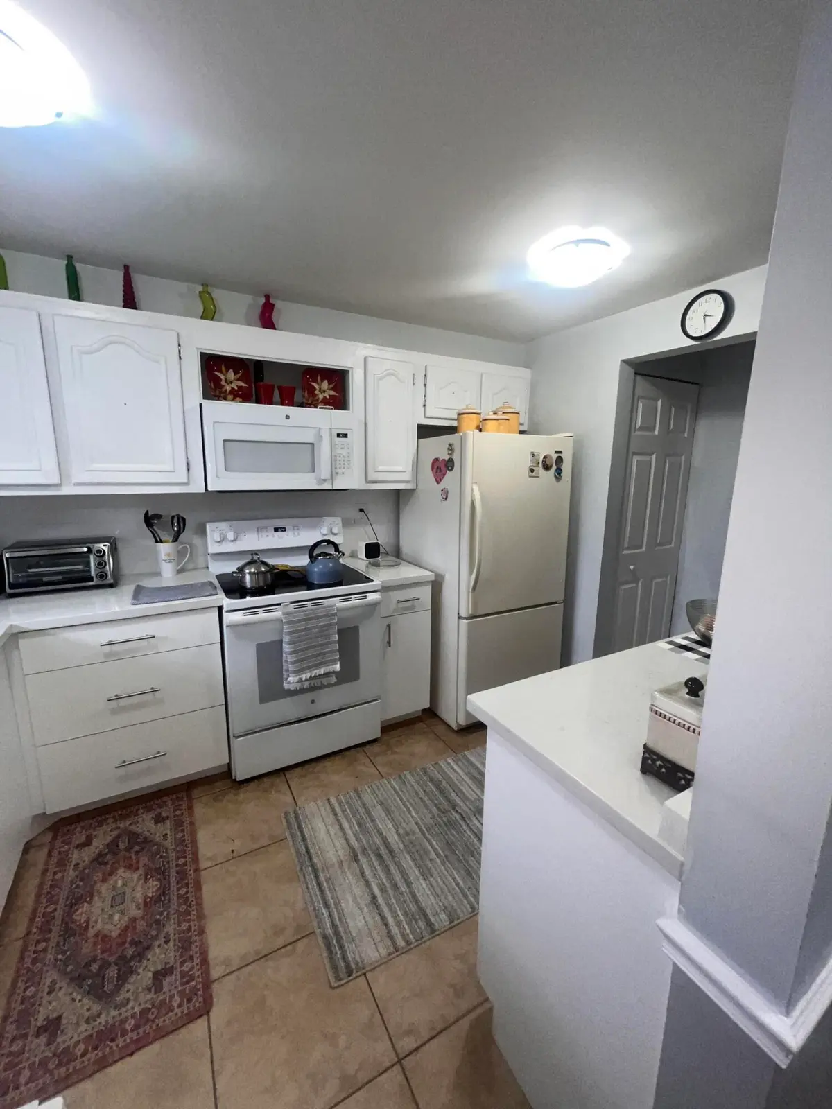 Kitchen stove at 6080 NW 44TH Street 211, Lauderhill