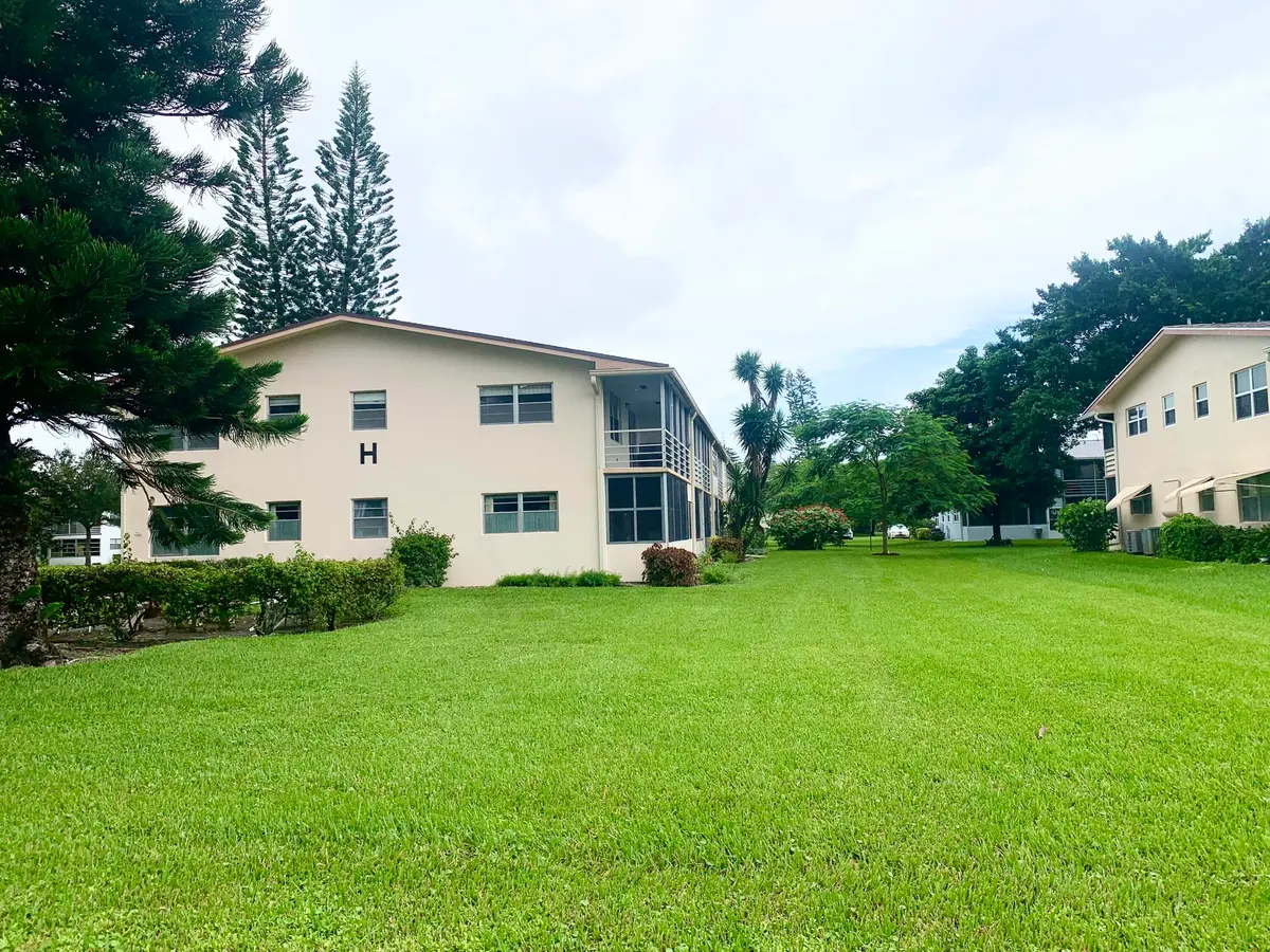 Serene at 185 Canterbury H, West Palm Beach