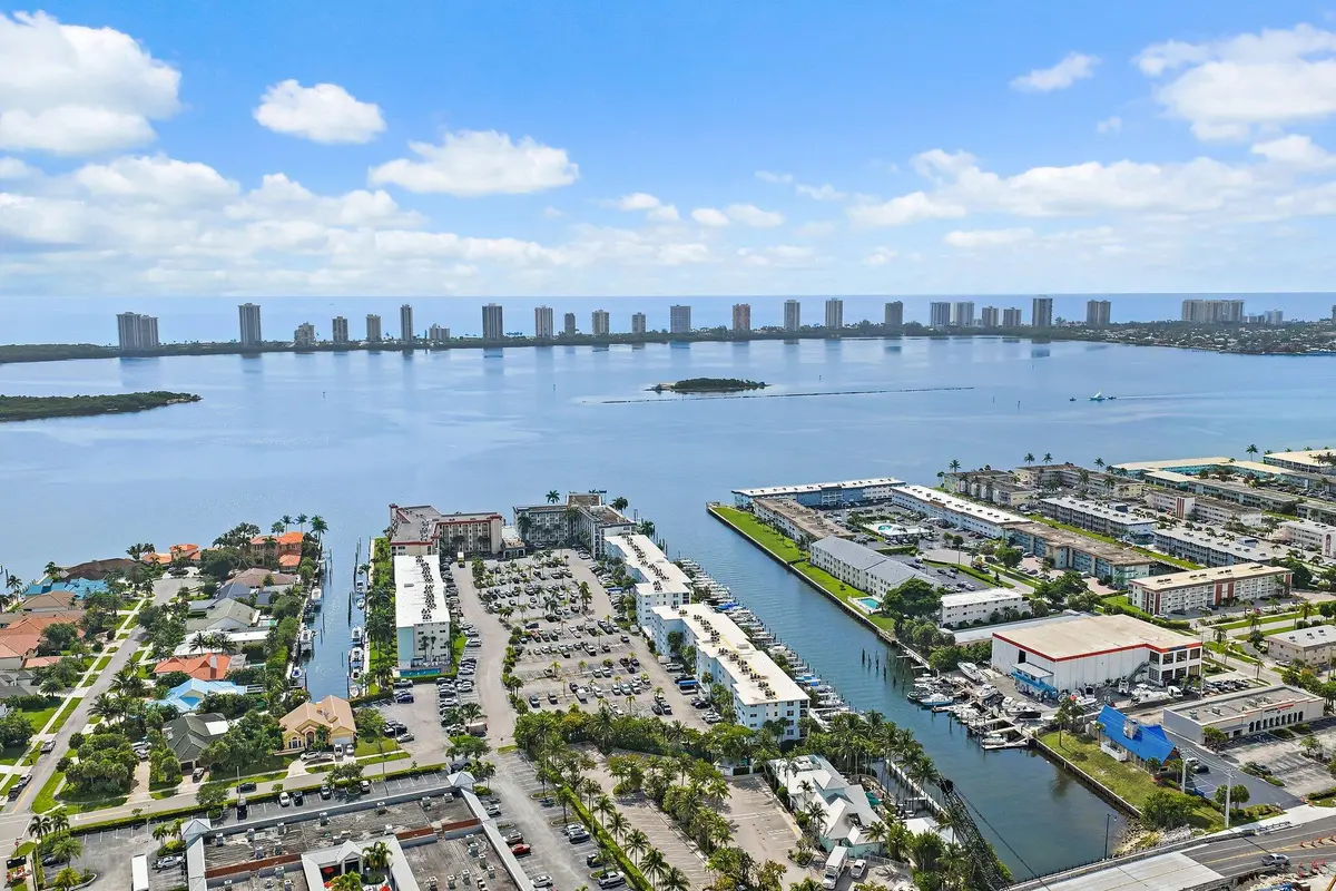 002-100ParadiseHarbourBoulevard-NorthPal at 100 PARADISE HARBOUR Boulevard 202, North Palm Beach