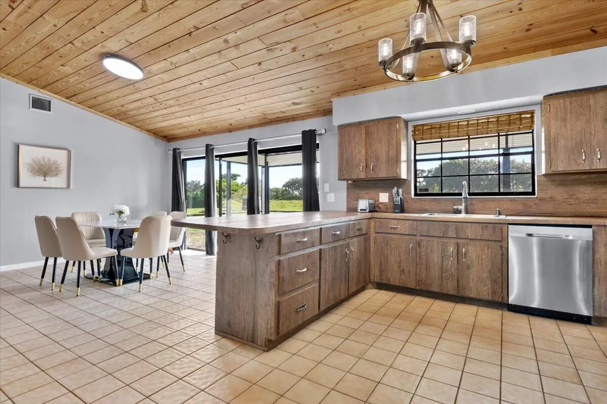 17-JLC_3814 at 1941 Shower Tree Way, Wellington