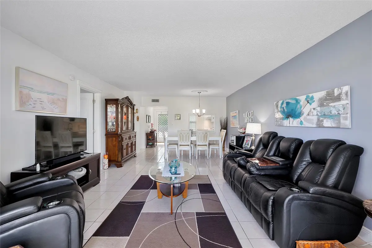 Photo 5 at 7807 GOLF CIR Drive 211, Margate