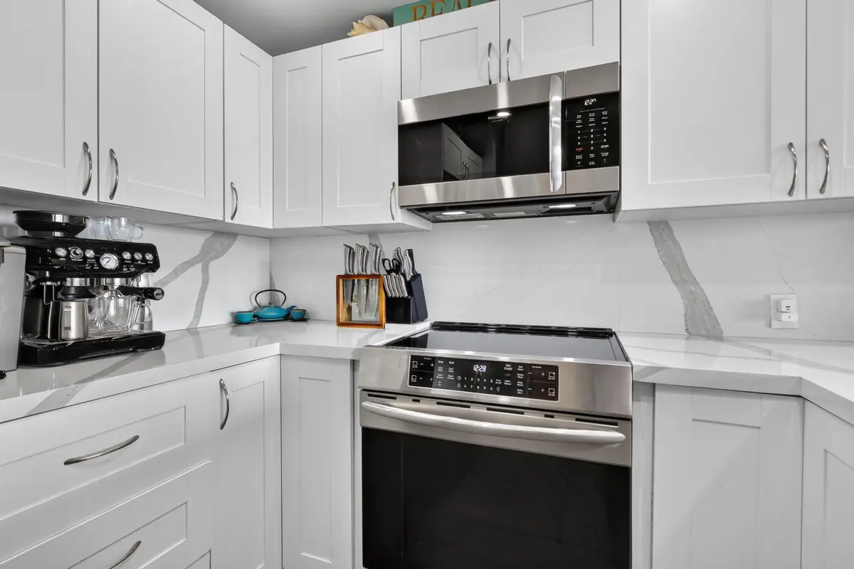7-web-or-mls-8H3A6959 at 3625 N Country Club Drive 1807, Aventura