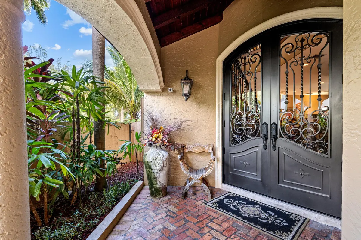 FRONT_DOOR_ENTRANCE at 818 S LAKESIDE Drive, Lake Worth Beach
