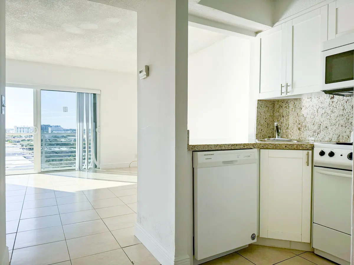 Lauderdale T-24 at 2900 NE 30th Street 9D, Fort Lauderdale