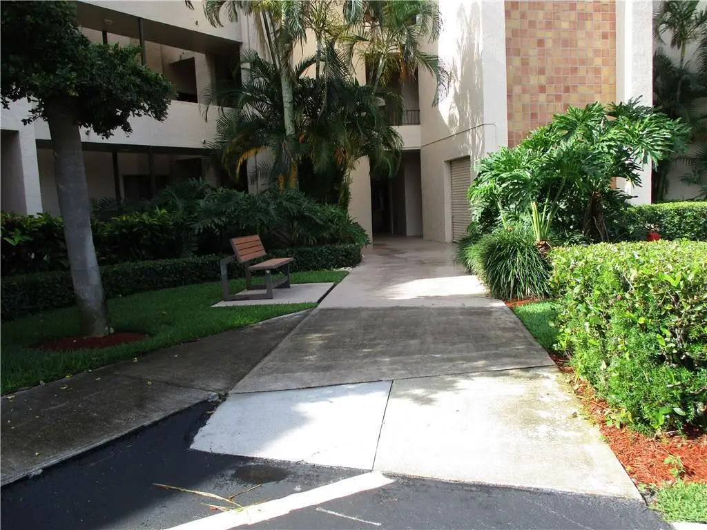 7472_2 at 7472 La Paz Place 203, Boca Raton