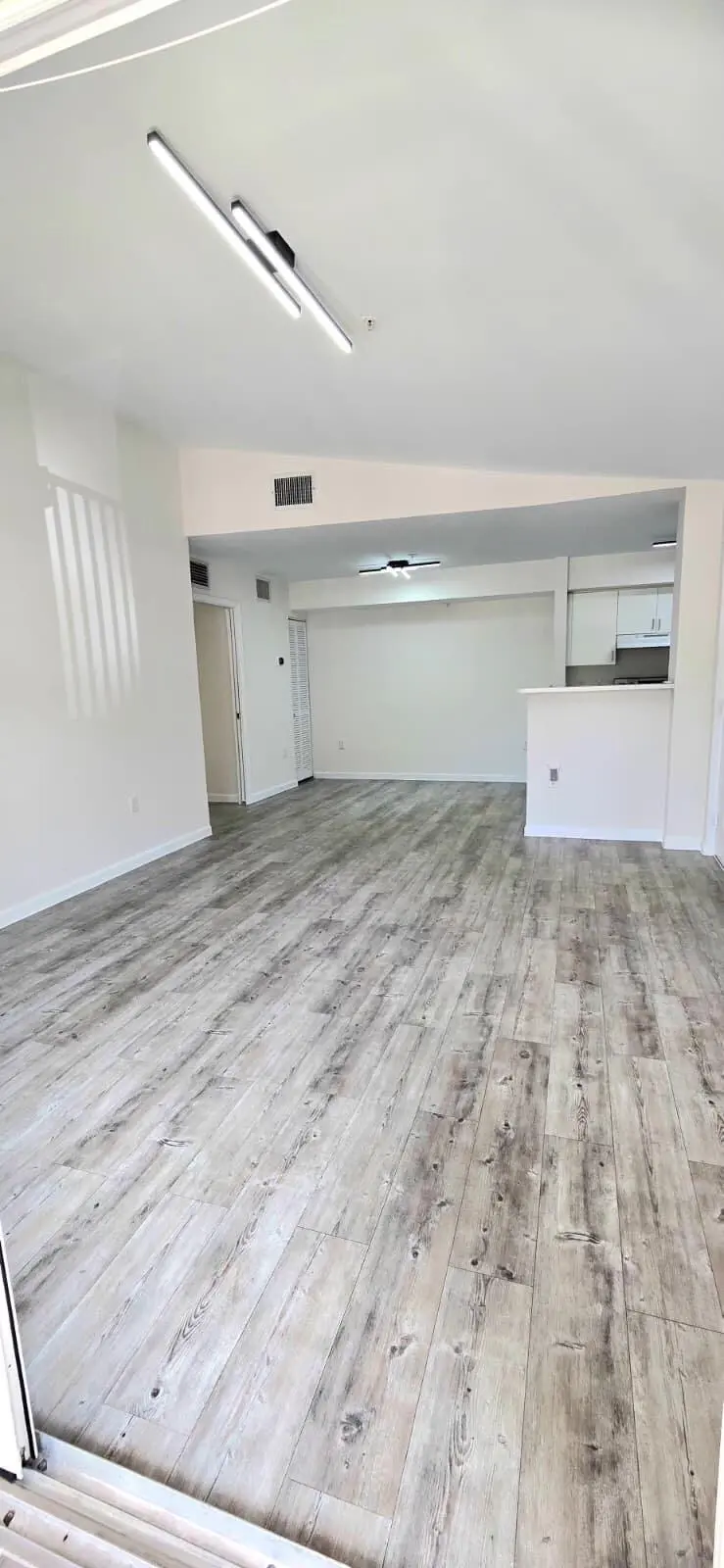 3ee94ca8-f161-43da-8e25-ac32e3c9b555 at 4852 N STATE ROAD 7 207, Coconut Creek