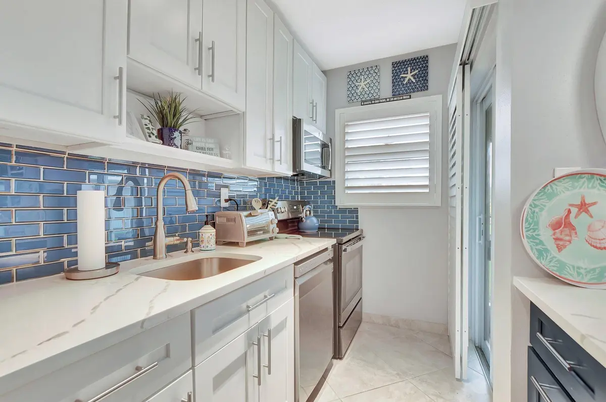 13-web-or-mls-DSC_0081 at 745 SE 19TH Avenue 124, Deerfield Beach