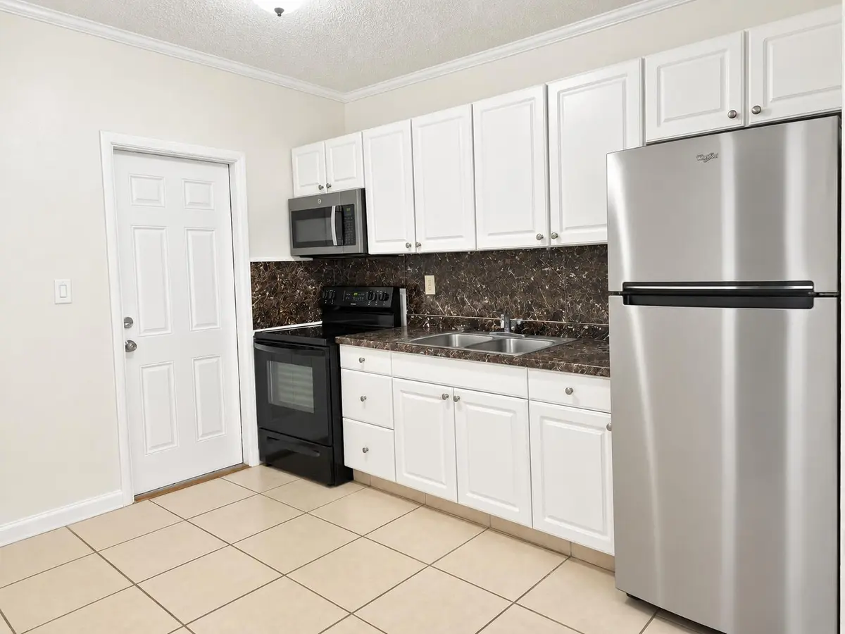 Kitchen 1 at 727 NW 1st Avenue 2, Fort Lauderdale