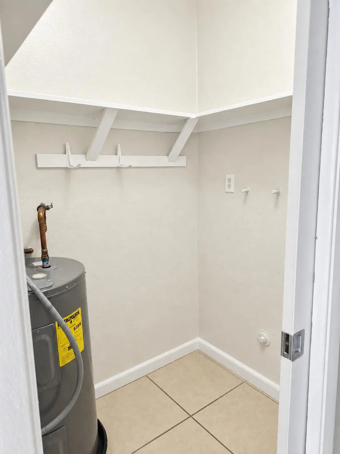 Pantry at 727 NW 1st Avenue 2, Fort Lauderdale