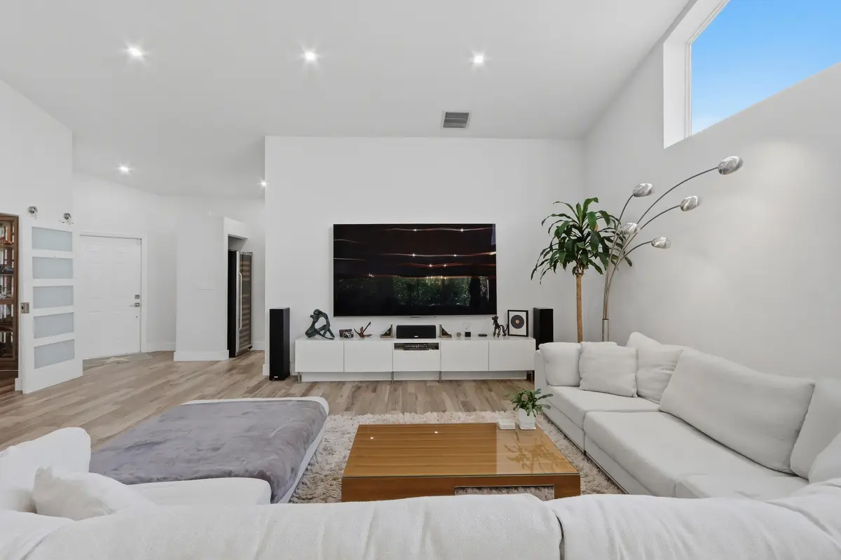 Vaulted Ceilings at 2501 MAHOGANY Place, Palm Beach Gardens