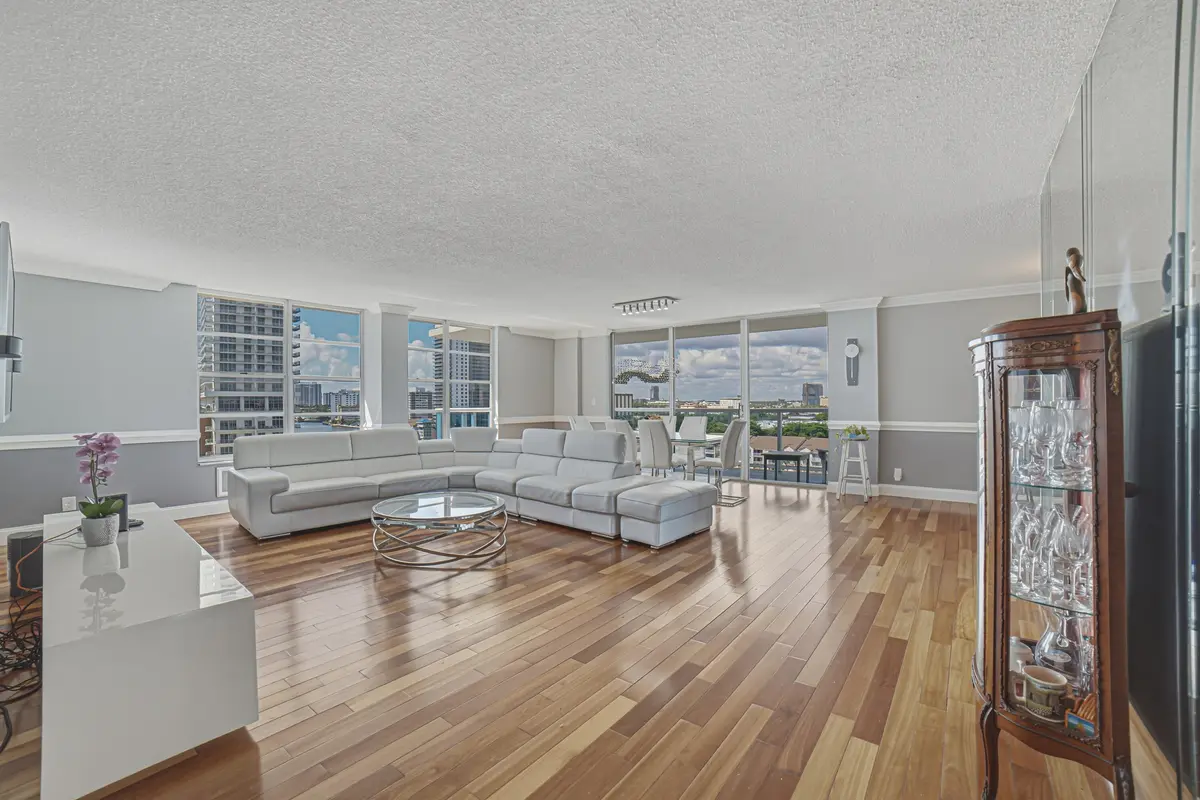 Livingroom at 3800 S Ocean Drive 906 #2, Hollywood