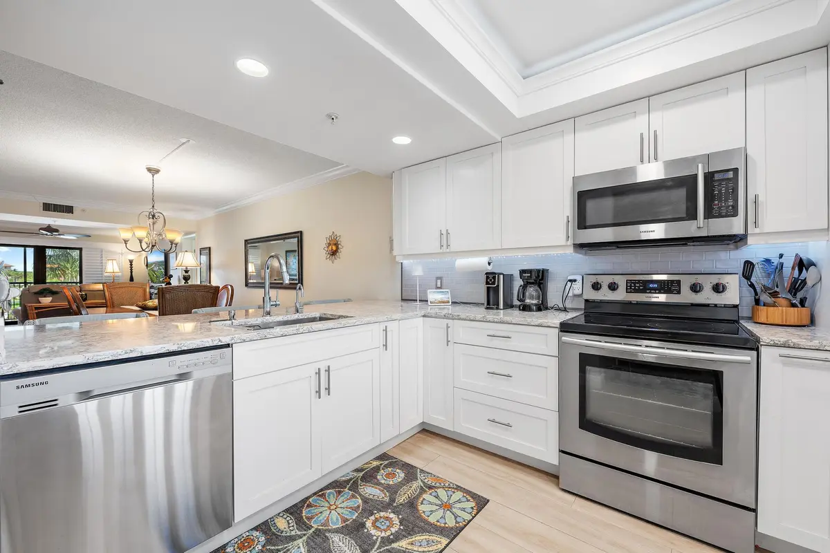 Kitchen at 601 SEAFARER Circle 201, Jupiter