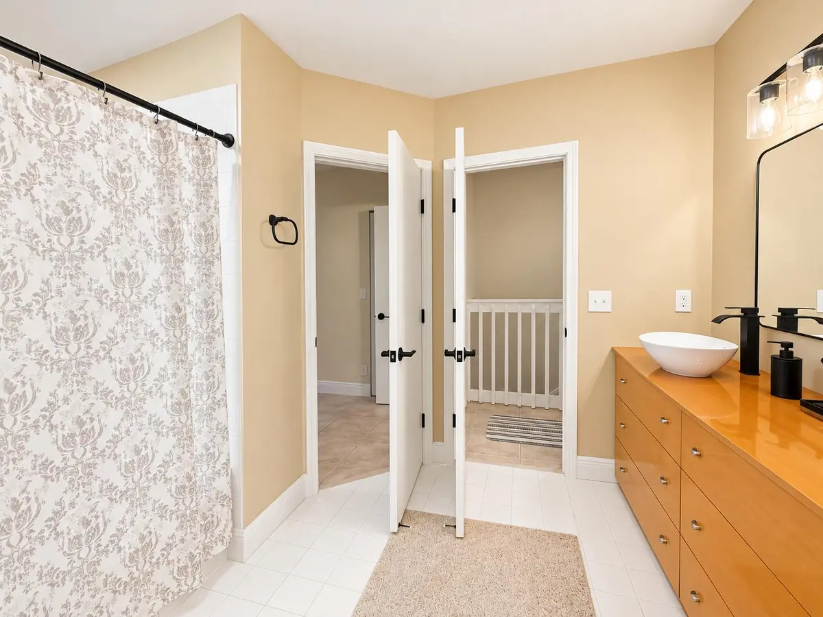 Bath at 947 Kokomo Key Lane 947, Delray Beach
