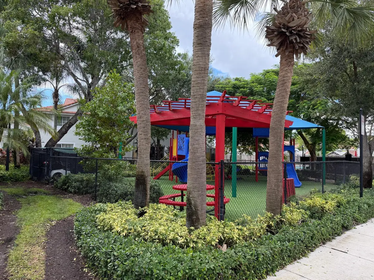 10-1 at 3947 SAN SIMEON Lane, Weston