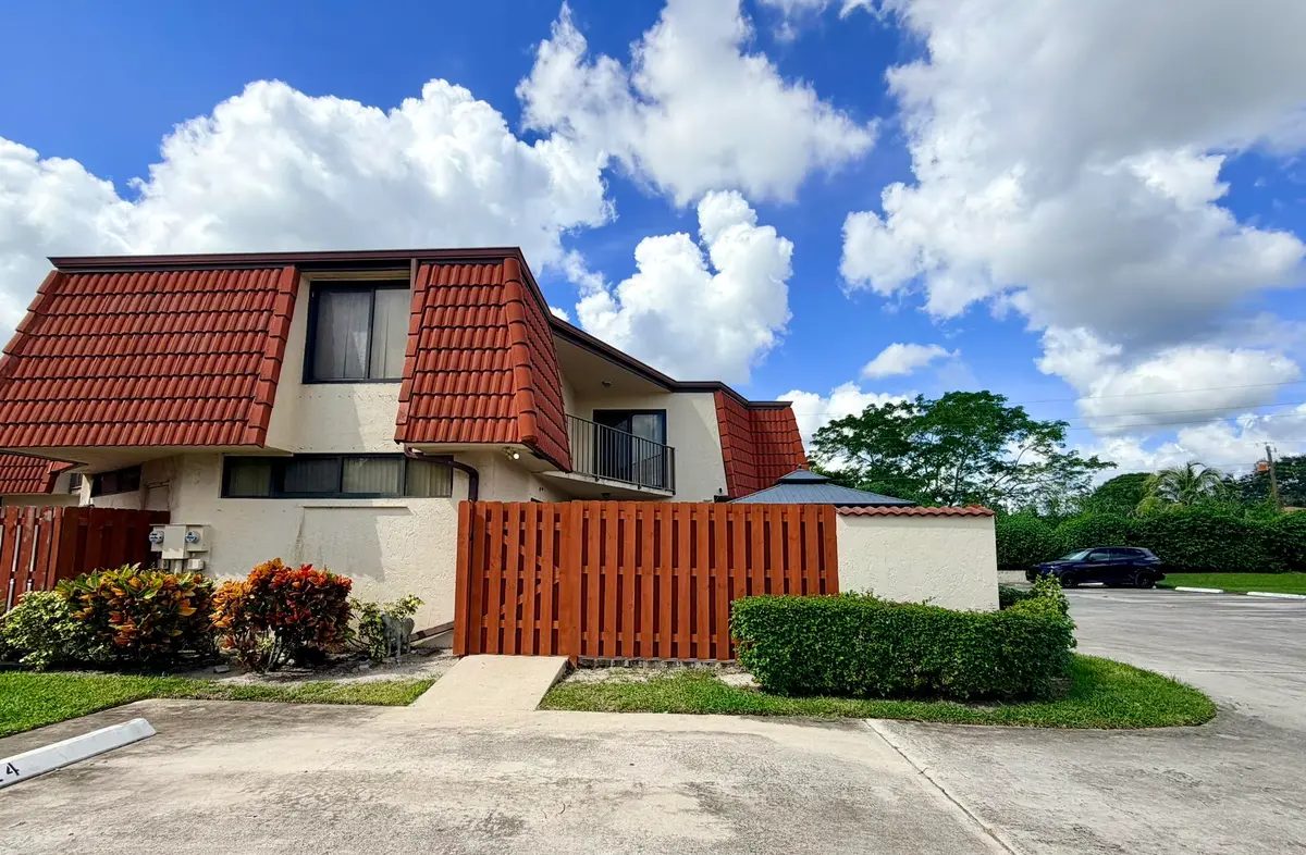 IMG_0325 at 3870 VICTORIA Drive, West Palm Beach