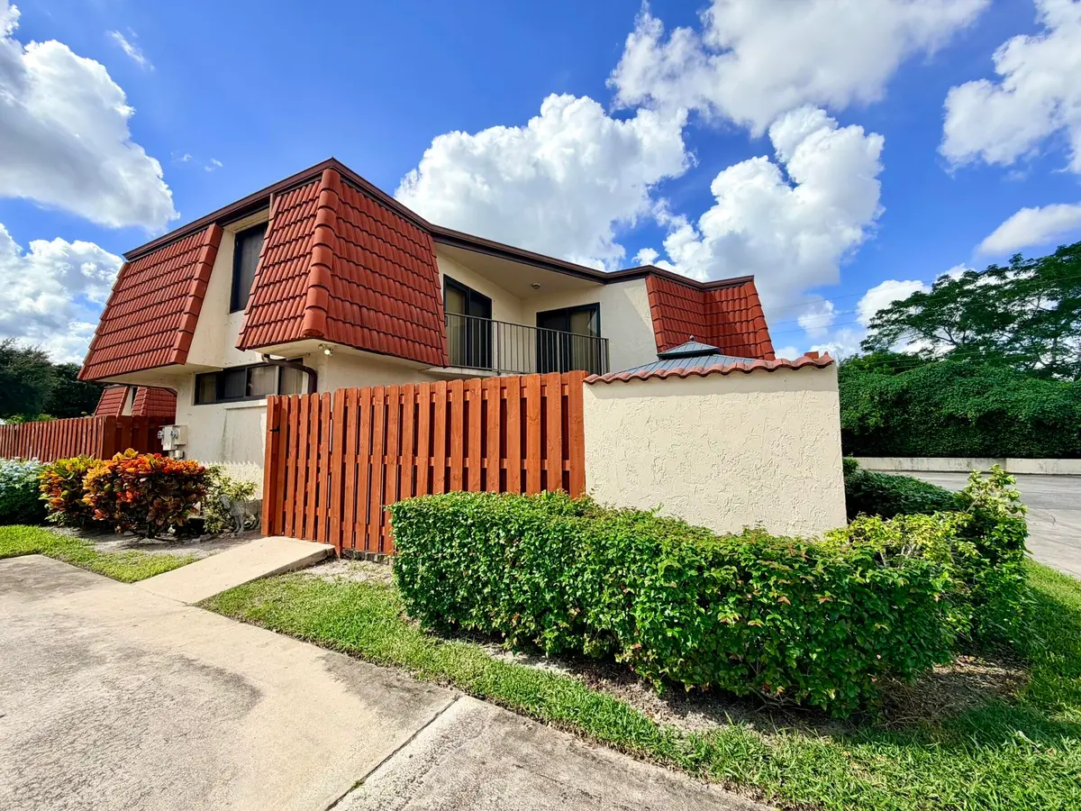 IMG_0326 at 3870 VICTORIA Drive, West Palm Beach
