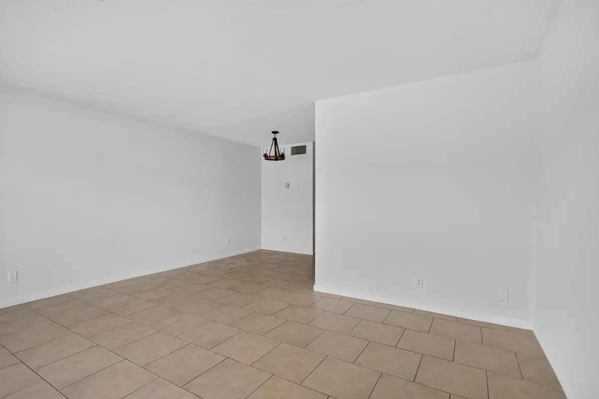 18-web-or-mls-2160-18 at 2160 NE 42nd Court 3, Lighthouse Point