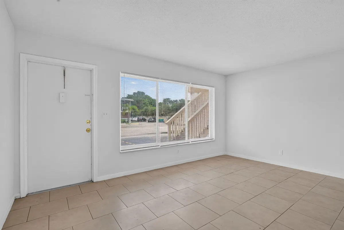 21-web-or-mls-2160-21 at 2160 NE 42nd Court 3, Lighthouse Point